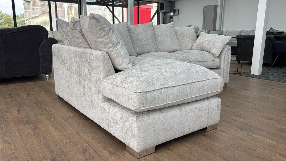 Silvenn Sofa Truffle Right Hand
